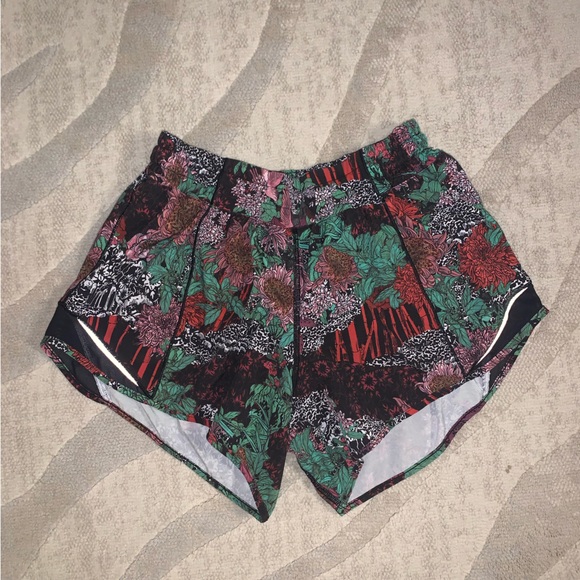 Lululemon Hotty Hot Short II Long 4” - Picture 3 of 3